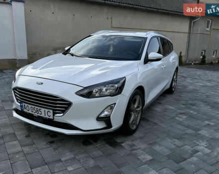 Белый Форд Фокус, объемом двигателя 1.5 л и пробегом 205 тыс. км за 12400 $, фото 1 на Automoto.ua