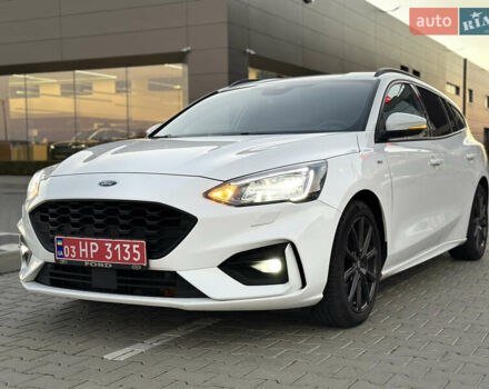 Белый Форд Фокус, объемом двигателя 1.5 л и пробегом 160 тыс. км за 15500 $, фото 1 на Automoto.ua