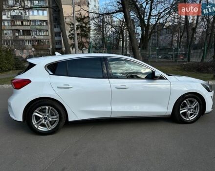 Белый Форд Фокус, объемом двигателя 1.5 л и пробегом 96 тыс. км за 14000 $, фото 1 на Automoto.ua