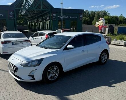 Белый Форд Фокус, объемом двигателя 1.5 л и пробегом 160 тыс. км за 12800 $, фото 1 на Automoto.ua