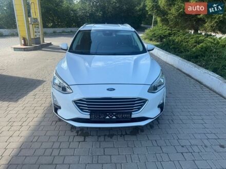 Белый Форд Фокус, объемом двигателя 1.5 л и пробегом 232 тыс. км за 11800 $, фото 1 на Automoto.ua
