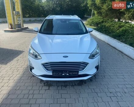 Білий Форд Фокус, об'ємом двигуна 1.5 л та пробігом 232 тис. км за 11800 $, фото 1 на Automoto.ua