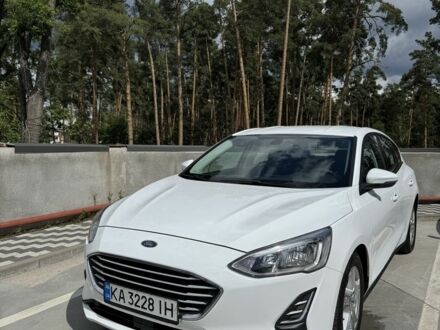 Білий Форд Фокус, об'ємом двигуна 1.5 л та пробігом 150 тис. км за 12500 $, фото 1 на Automoto.ua