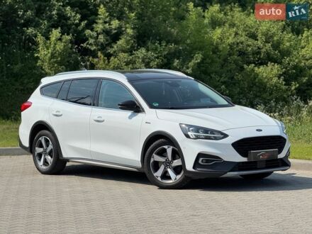 Белый Форд Фокус, объемом двигателя 2 л и пробегом 235 тыс. км за 16700 $, фото 1 на Automoto.ua