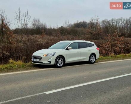 Белый Форд Фокус, объемом двигателя 1.5 л и пробегом 263 тыс. км за 13500 $, фото 1 на Automoto.ua