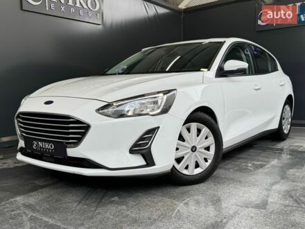 Белый Форд Фокус, объемом двигателя 1.5 л и пробегом 68 тыс. км за 14800 $, фото 1 на Automoto.ua