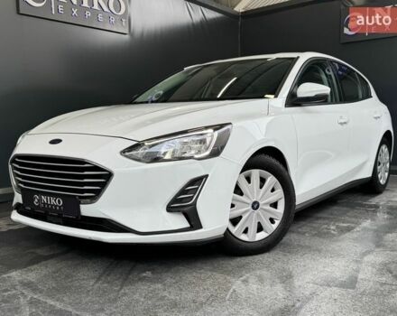 Білий Форд Фокус, об'ємом двигуна 1.5 л та пробігом 68 тис. км за 14800 $, фото 1 на Automoto.ua