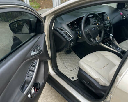 Бежевий Форд Фокус, об'ємом двигуна 2 л та пробігом 140 тис. км за 11000 $, фото 2 на Automoto.ua