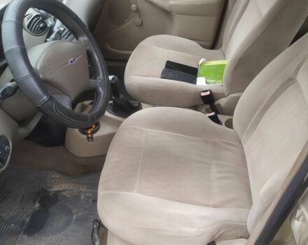 Бежевий Форд Фокус, об'ємом двигуна 2 л та пробігом 200 тис. км за 1700 $, фото 8 на Automoto.ua