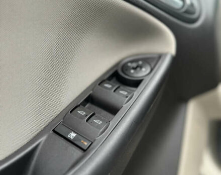 Бежевий Форд Фокус, об'ємом двигуна 2 л та пробігом 172 тис. км за 7900 $, фото 32 на Automoto.ua