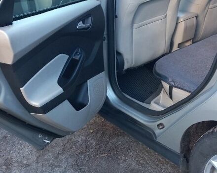 Бежевый Форд Фокус, объемом двигателя 2 л и пробегом 140 тыс. км за 7999 $, фото 4 на Automoto.ua