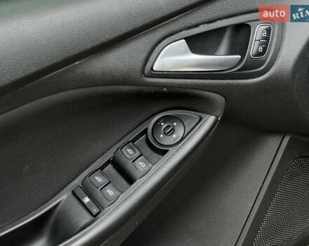 Бежевый Форд Фокус, объемом двигателя 2 л и пробегом 128 тыс. км за 7800 $, фото 30 на Automoto.ua