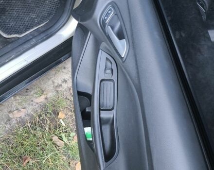 Бежевий Форд Фокус, об'ємом двигуна 2 л та пробігом 180 тис. км за 8500 $, фото 13 на Automoto.ua