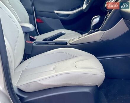 Бежевий Форд Фокус, об'ємом двигуна 2 л та пробігом 264 тис. км за 6750 $, фото 24 на Automoto.ua