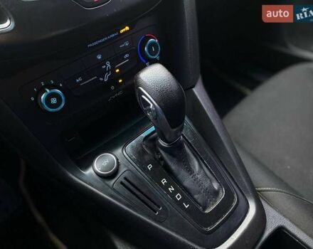 Бежевий Форд Фокус, об'ємом двигуна 2 л та пробігом 180 тис. км за 8990 $, фото 37 на Automoto.ua