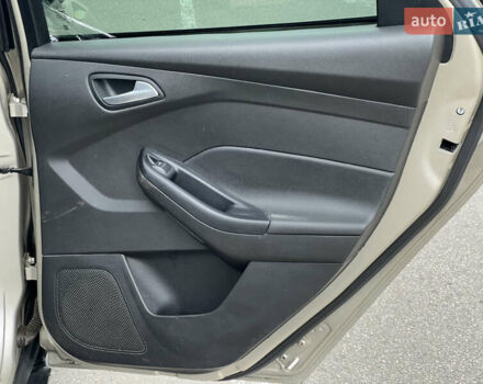 Бежевый Форд Фокус, объемом двигателя 2 л и пробегом 128 тыс. км за 7800 $, фото 48 на Automoto.ua