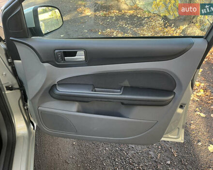 Бежевый Форд Фокус, объемом двигателя 0 л и пробегом 220 тыс. км за 6200 $, фото 18 на Automoto.ua