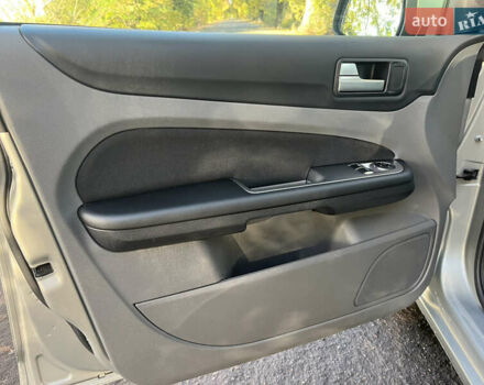 Бежевый Форд Фокус, объемом двигателя 0 л и пробегом 220 тыс. км за 6200 $, фото 20 на Automoto.ua