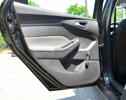 Черный Форд Фокус, объемом двигателя 1.6 л и пробегом 225 тыс. км за 7500 $, фото 10 на Automoto.ua