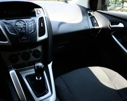 Черный Форд Фокус, объемом двигателя 1.6 л и пробегом 225 тыс. км за 7500 $, фото 13 на Automoto.ua