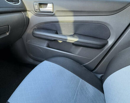 Черный Форд Фокус, объемом двигателя 1.6 л и пробегом 208 тыс. км за 5500 $, фото 23 на Automoto.ua