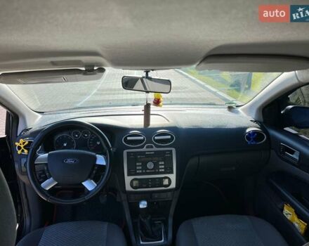 Черный Форд Фокус, объемом двигателя 1.6 л и пробегом 290 тыс. км за 5000 $, фото 8 на Automoto.ua