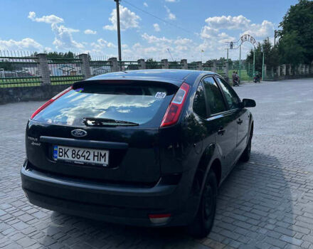 Черный Форд Фокус, объемом двигателя 1.6 л и пробегом 265 тыс. км за 3900 $, фото 2 на Automoto.ua