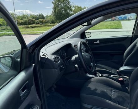 Черный Форд Фокус, объемом двигателя 1.6 л и пробегом 290 тыс. км за 2750 $, фото 6 на Automoto.ua