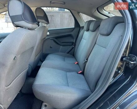 Черный Форд Фокус, объемом двигателя 1.6 л и пробегом 239 тыс. км за 5190 $, фото 9 на Automoto.ua