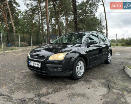 Черный Форд Фокус, объемом двигателя 1.6 л и пробегом 350 тыс. км за 3950 $, фото 1 на Automoto.ua