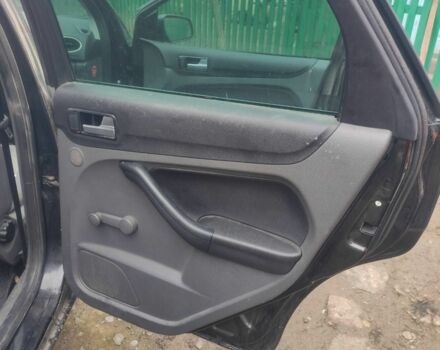 Черный Форд Фокус, объемом двигателя 1.6 л и пробегом 300 тыс. км за 1200 $, фото 14 на Automoto.ua