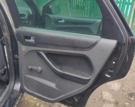 Черный Форд Фокус, объемом двигателя 1.6 л и пробегом 300 тыс. км за 1200 $, фото 11 на Automoto.ua