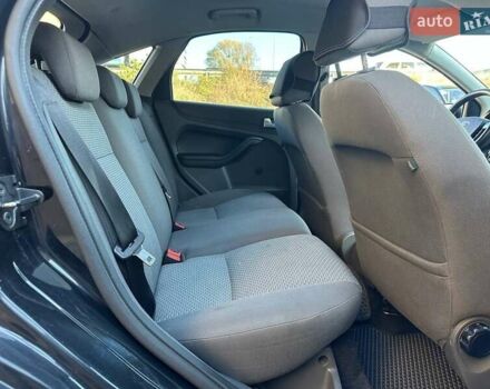 Черный Форд Фокус, объемом двигателя 1.6 л и пробегом 239 тыс. км за 4990 $, фото 10 на Automoto.ua