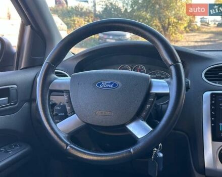 Черный Форд Фокус, объемом двигателя 1.6 л и пробегом 239 тыс. км за 4990 $, фото 13 на Automoto.ua