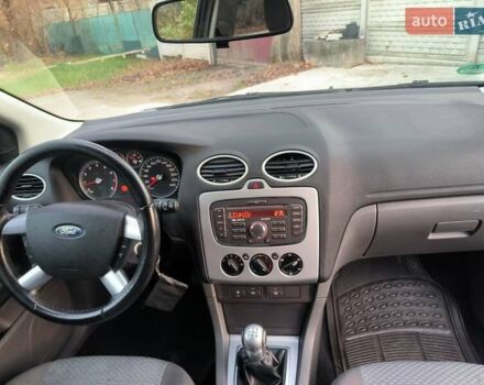 Черный Форд Фокус, объемом двигателя 1.6 л и пробегом 238 тыс. км за 4900 $, фото 3 на Automoto.ua
