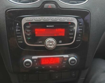 Черный Форд Фокус, объемом двигателя 2 л и пробегом 300 тыс. км за 4300 $, фото 6 на Automoto.ua