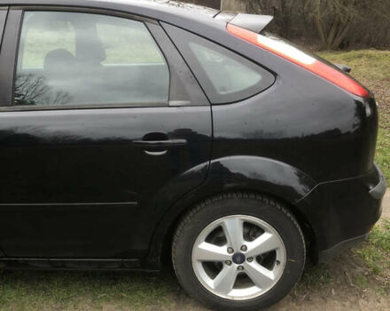 Черный Форд Фокус, объемом двигателя 1.6 л и пробегом 215 тыс. км за 4500 $, фото 5 на Automoto.ua