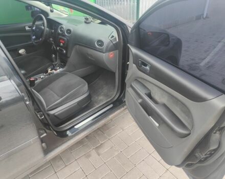 Черный Форд Фокус, объемом двигателя 2 л и пробегом 300 тыс. км за 4300 $, фото 2 на Automoto.ua