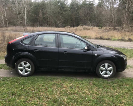 Черный Форд Фокус, объемом двигателя 1.6 л и пробегом 215 тыс. км за 4500 $, фото 3 на Automoto.ua