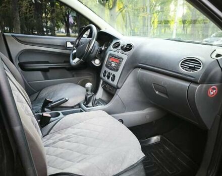 Черный Форд Фокус, объемом двигателя 1.6 л и пробегом 155 тыс. км за 4100 $, фото 10 на Automoto.ua