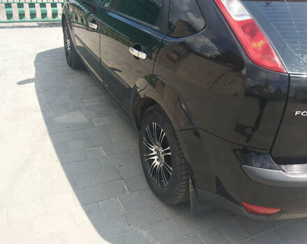 Черный Форд Фокус, объемом двигателя 1.6 л и пробегом 196 тыс. км за 4100 $, фото 5 на Automoto.ua