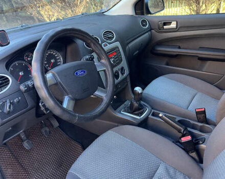 Черный Форд Фокус, объемом двигателя 1.6 л и пробегом 269 тыс. км за 5000 $, фото 9 на Automoto.ua