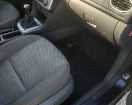 Черный Форд Фокус, объемом двигателя 1.6 л и пробегом 376 тыс. км за 2992 $, фото 7 на Automoto.ua