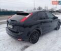Черный Форд Фокус, объемом двигателя 1.6 л и пробегом 300 тыс. км за 4200 $, фото 4 на Automoto.ua