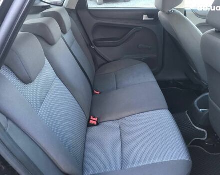 Черный Форд Фокус, объемом двигателя 1.6 л и пробегом 167 тыс. км за 5390 $, фото 17 на Automoto.ua