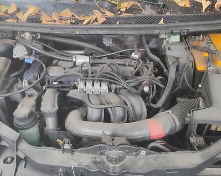 Черный Форд Фокус, объемом двигателя 1.6 л и пробегом 275 тыс. км за 3200 $, фото 6 на Automoto.ua