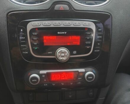 Черный Форд Фокус, объемом двигателя 2 л и пробегом 300 тыс. км за 4300 $, фото 3 на Automoto.ua