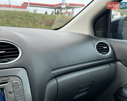 Черный Форд Фокус, объемом двигателя 1.8 л и пробегом 193 тыс. км за 5999 $, фото 62 на Automoto.ua