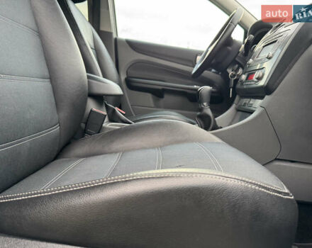 Черный Форд Фокус, объемом двигателя 1.8 л и пробегом 193 тыс. км за 5999 $, фото 86 на Automoto.ua