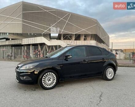 Черный Форд Фокус, объемом двигателя 1.8 л и пробегом 245 тыс. км за 7000 $, фото 2 на Automoto.ua